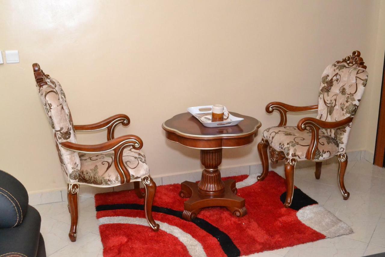 Limoh Suites Бенин Сити Екстериор снимка