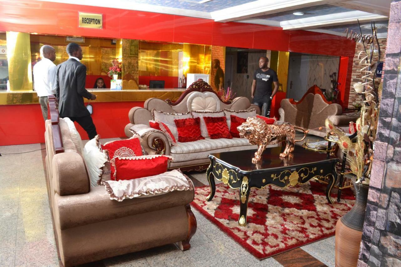 Limoh Suites Бенин Сити Екстериор снимка