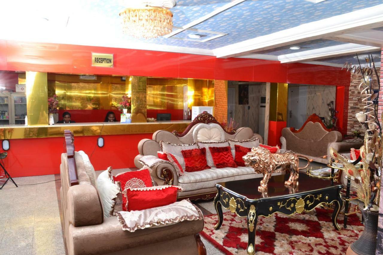 Limoh Suites Бенин Сити Екстериор снимка
