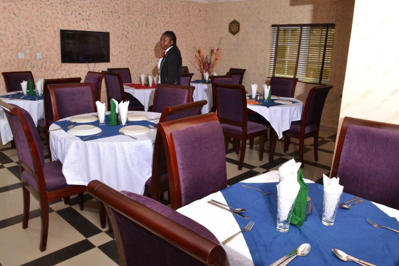 Limoh Suites Бенин Сити Екстериор снимка