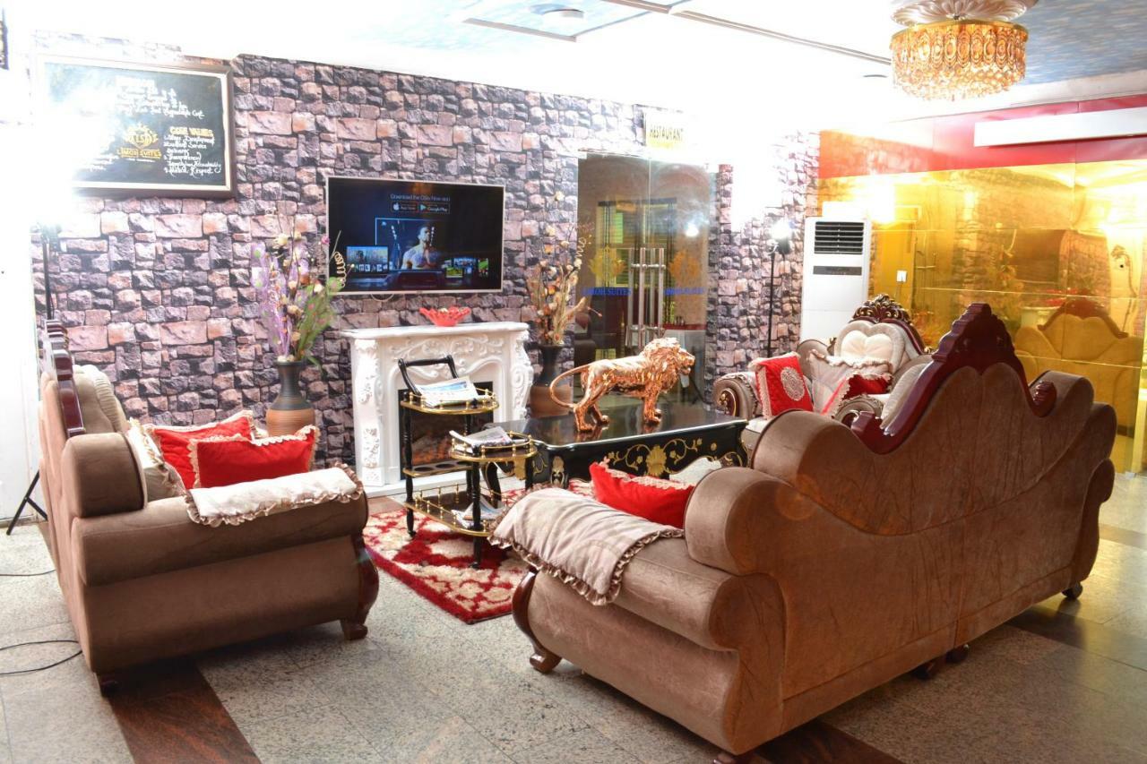 Limoh Suites Бенин Сити Екстериор снимка