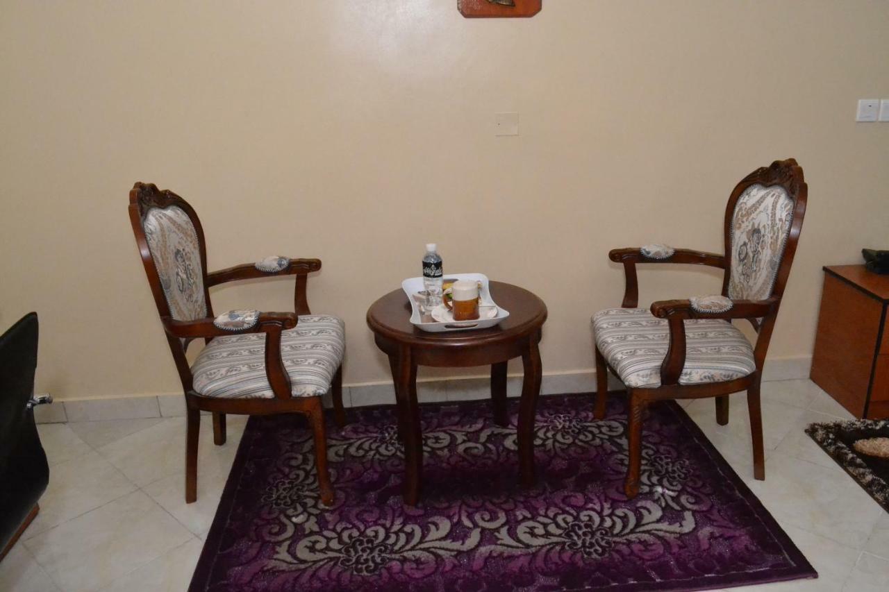 Limoh Suites Бенин Сити Екстериор снимка